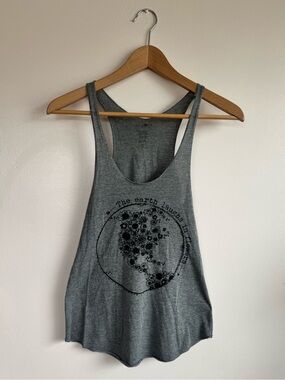 Natural Life Gray Racerback Flowy Yoga Tank “The earth laughs in flowers” Small
